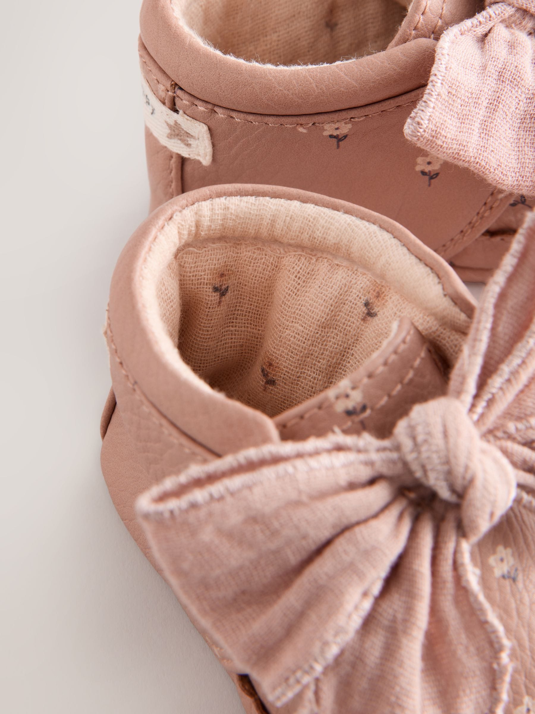 Roze-roestbruin - Babylaarzen met bloemenprint (0-18 mnd)