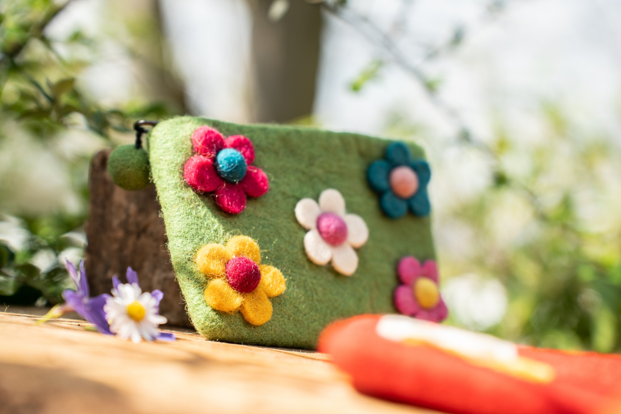 Filz-Etui 'Blumenwiese', oliv, B 16 cm, H 10 cm günstig bestellen