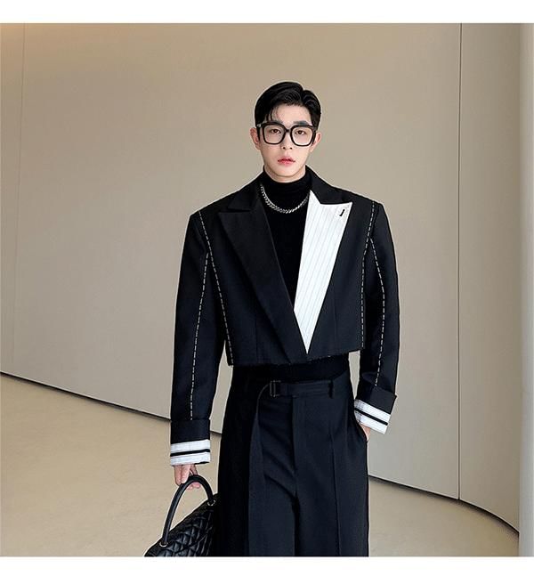 Adotuastic - Tweekleurige cropped blazer met één knoop