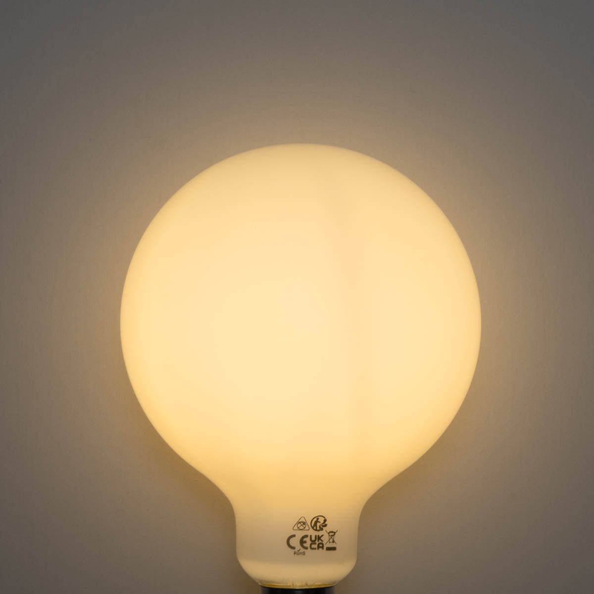 LUEDD E27 3-staps dimbaar LED lamp opaal G125 4W 450 lm 2700K