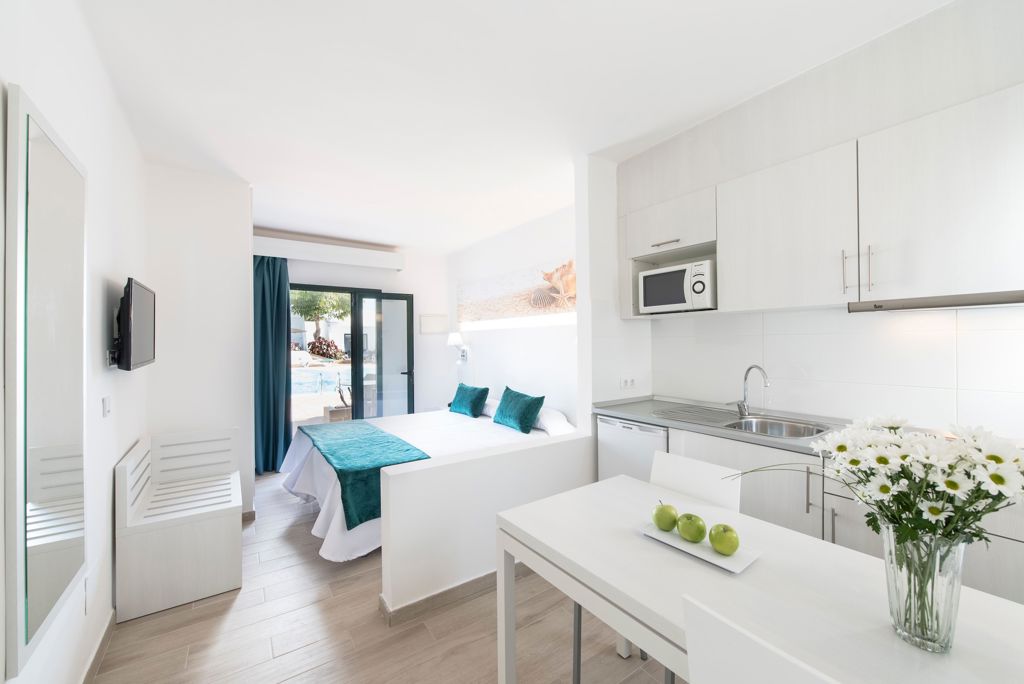 THB Flora Logies - Hotel