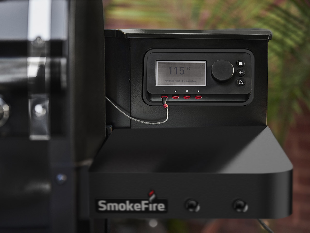 Weber SmokeFire EPX4 GBS pellet barbecue