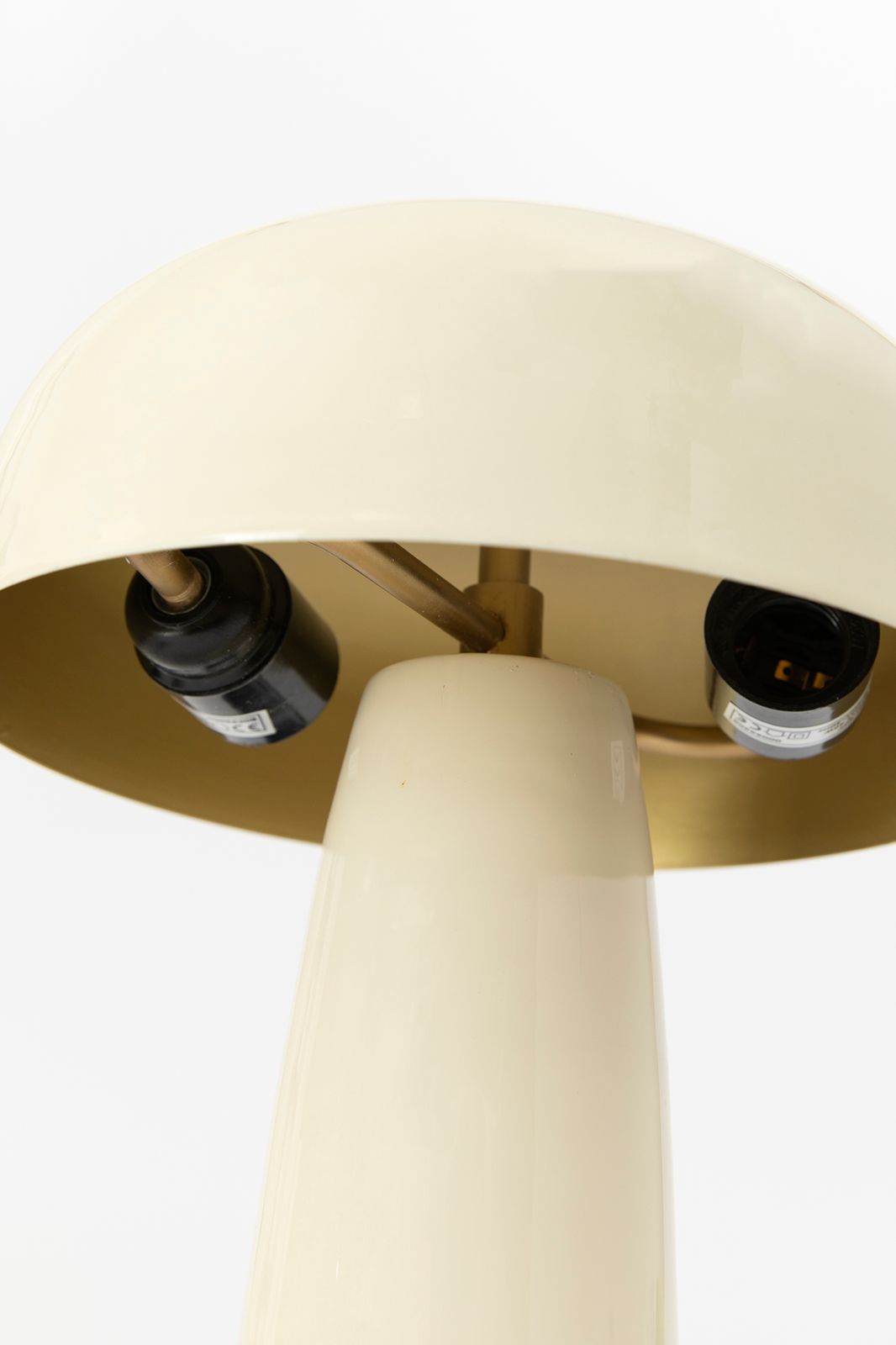 Crèmekleurige cupola tafellamp