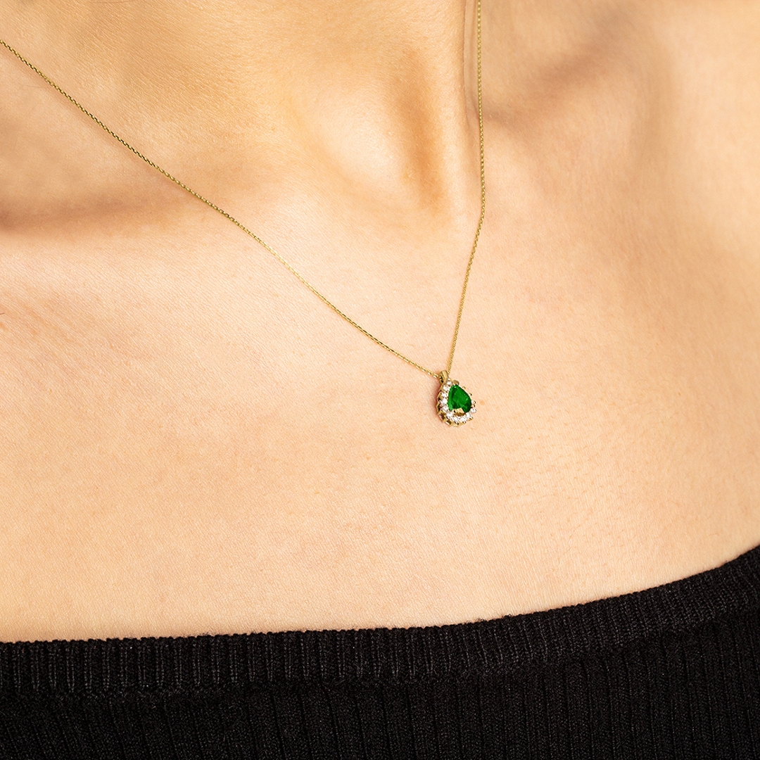 Collier 750/18 K Gelbgold mit Diamanten 0.11 ct H/si & Smaragd