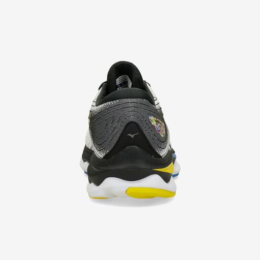 Mizuno Wave Sky 6