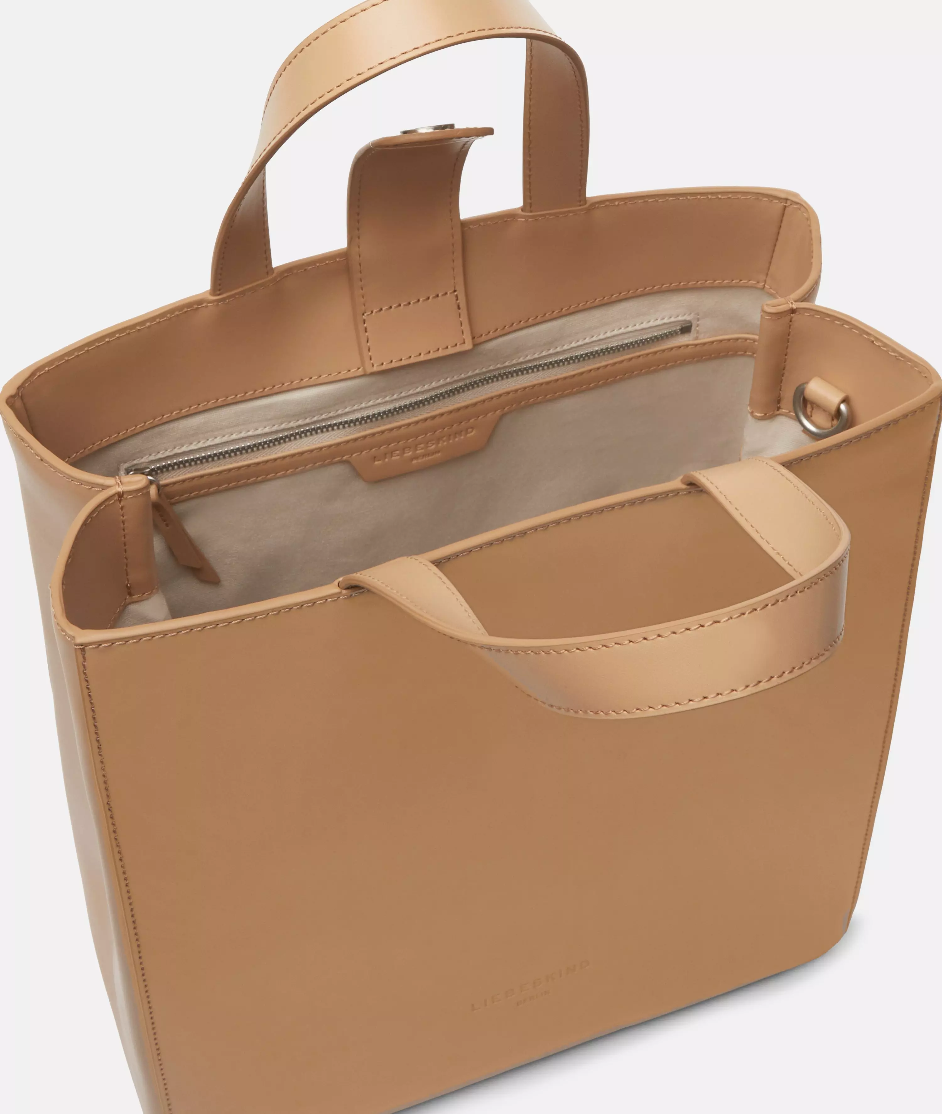 Paper Bag M Spacious tote in smooth leather
