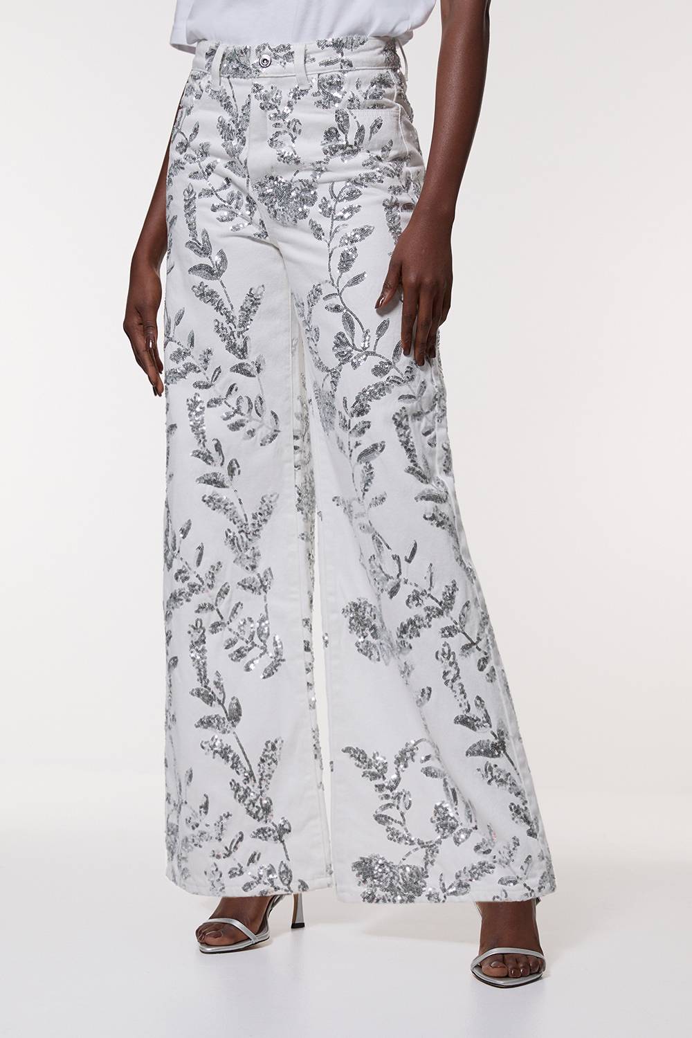KarenMillen Pantalon large en denim à sequins floraux intégral