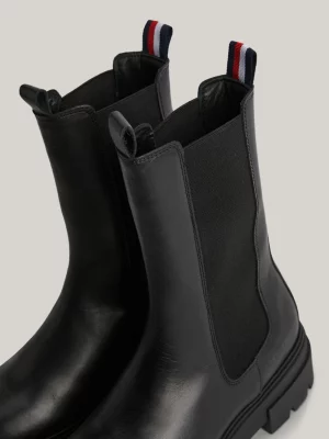 Botas Chelsea de couro com travas