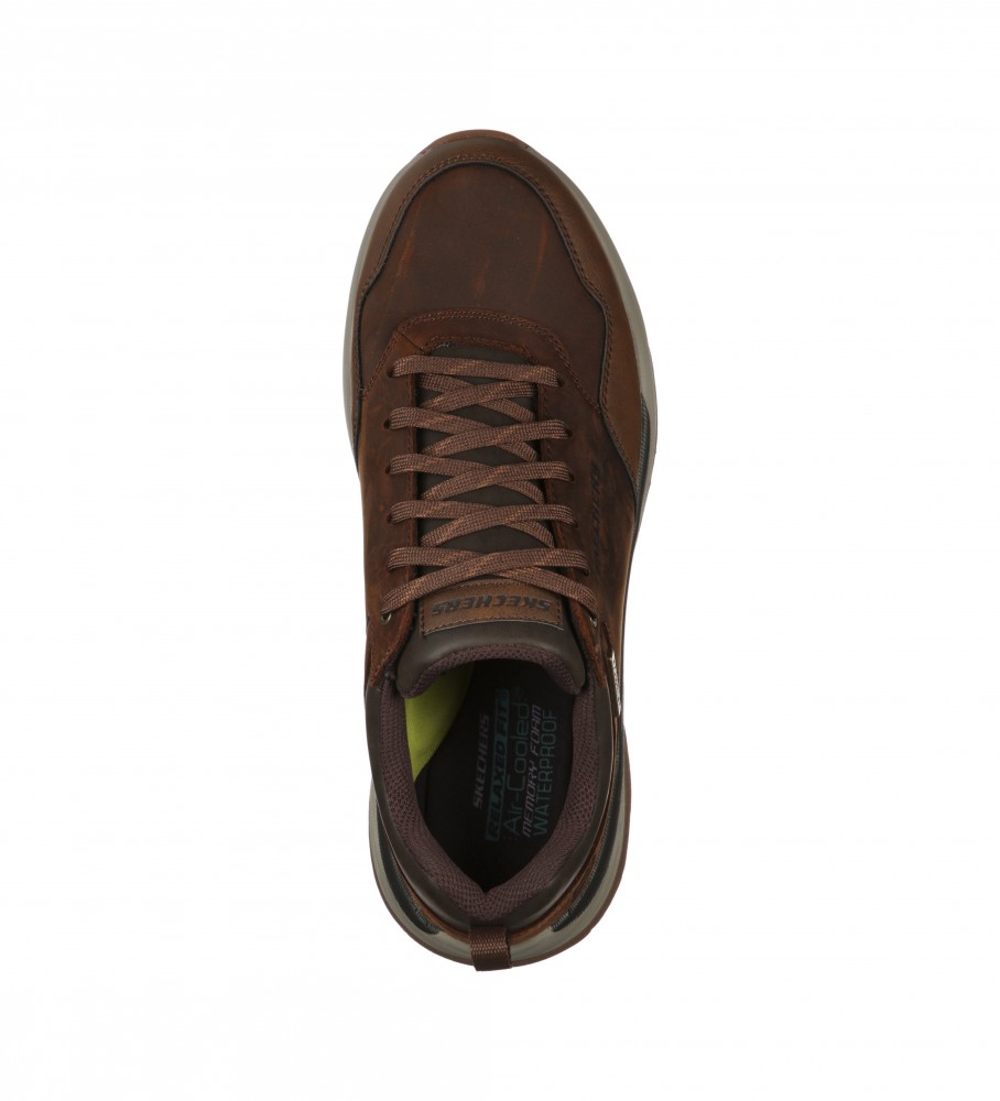 Tênis Skechers Benago em couro marrom