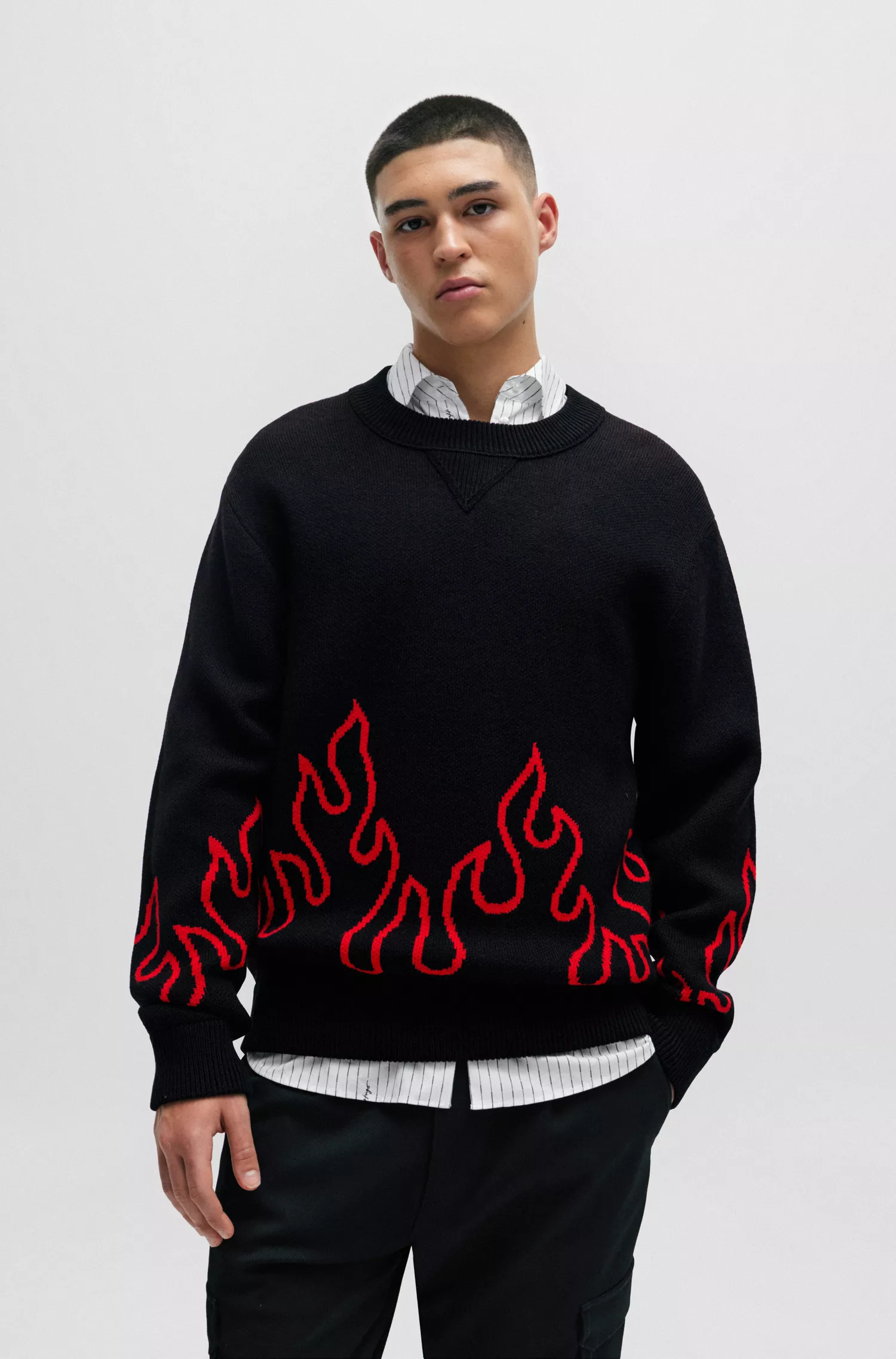 Suéter HUGO vermelho de modelagem relaxada com jacquard de chamas em mistura de lã.