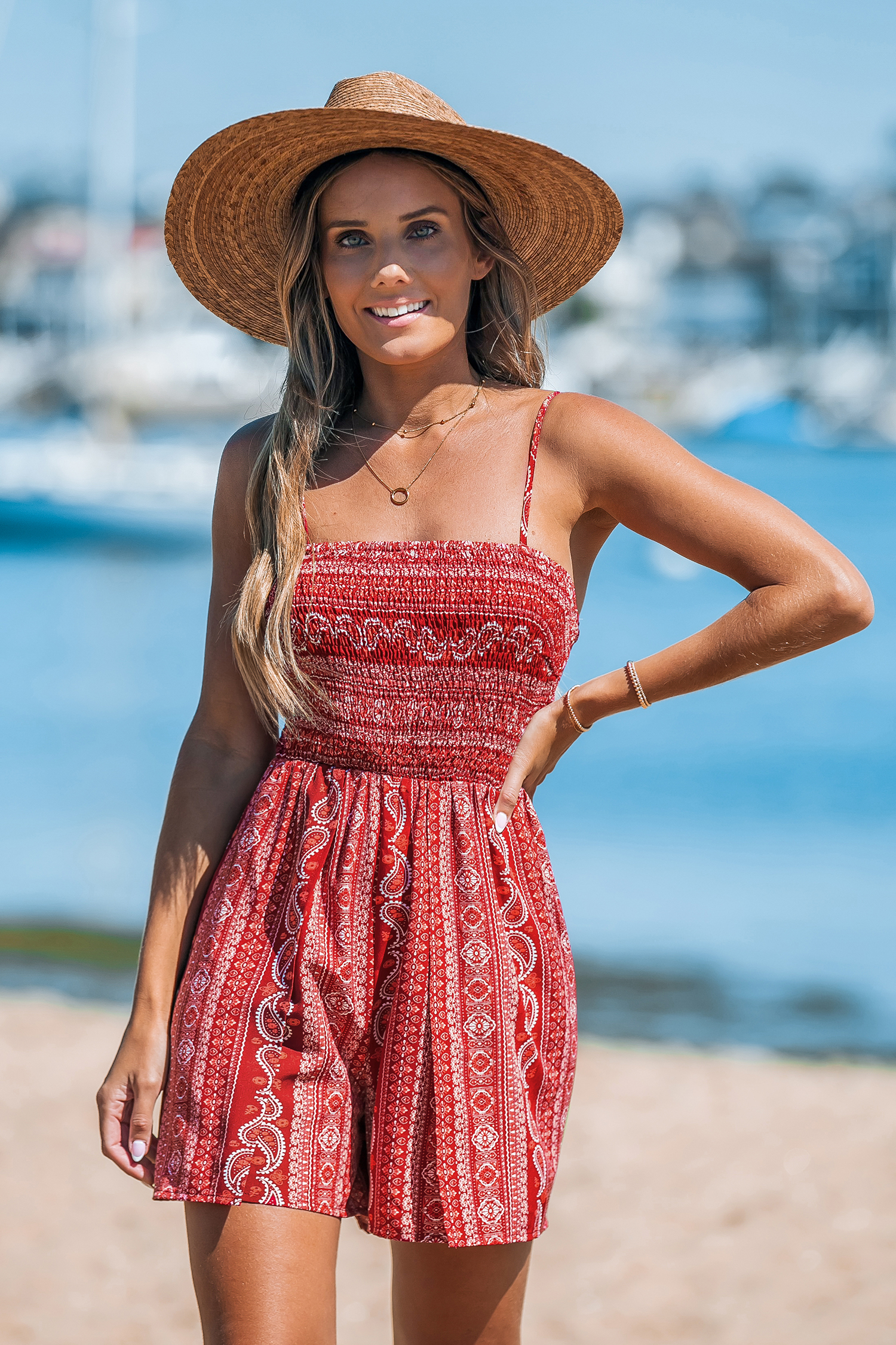 Combinaison avec bretelles à smocks à imprimé paisley