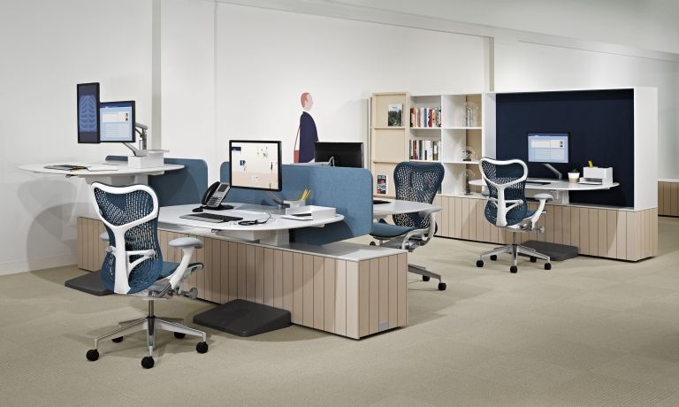 Herman Miller Mirra 2 bureaustoel zwart, grafiet onderstel, harde wielen