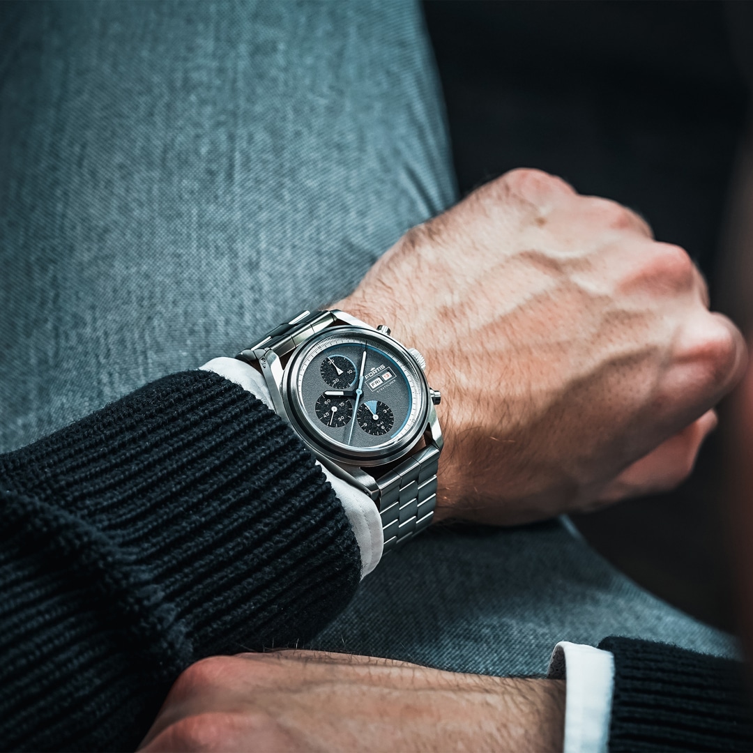 Fortis Stratoliner S-41 Cosmic Gray Block Bracelet