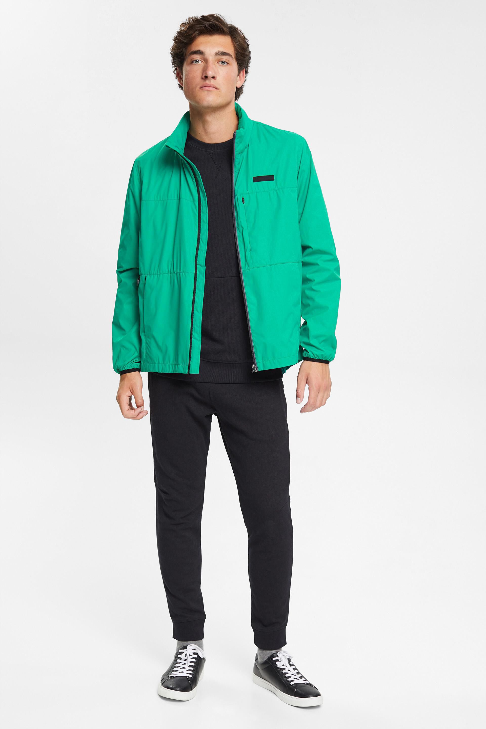 Veste dotée d’une capuche invisible