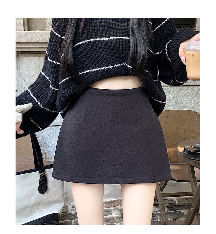 WIKPROM - Hoge taille effen skort met zijsplit