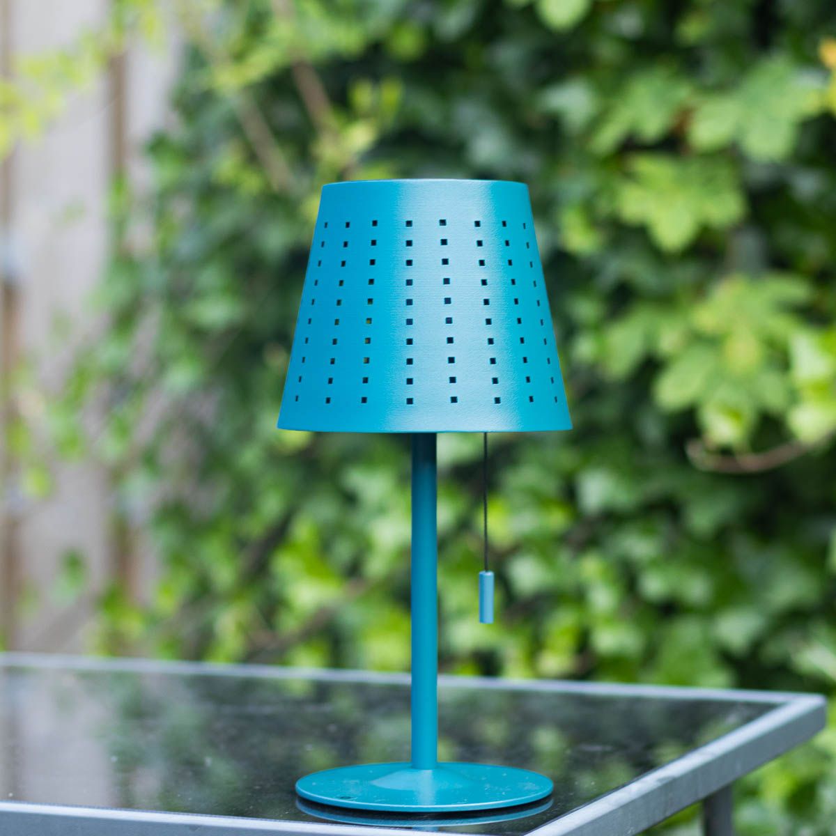 Buiten tafellamp blauw incl. LED 3-staps dimbaar oplaadbaar en solar - Ferre