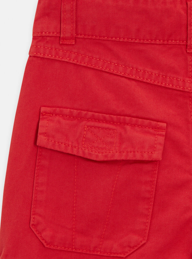 Bermuda rouge avec porte-clé requin pour garçon