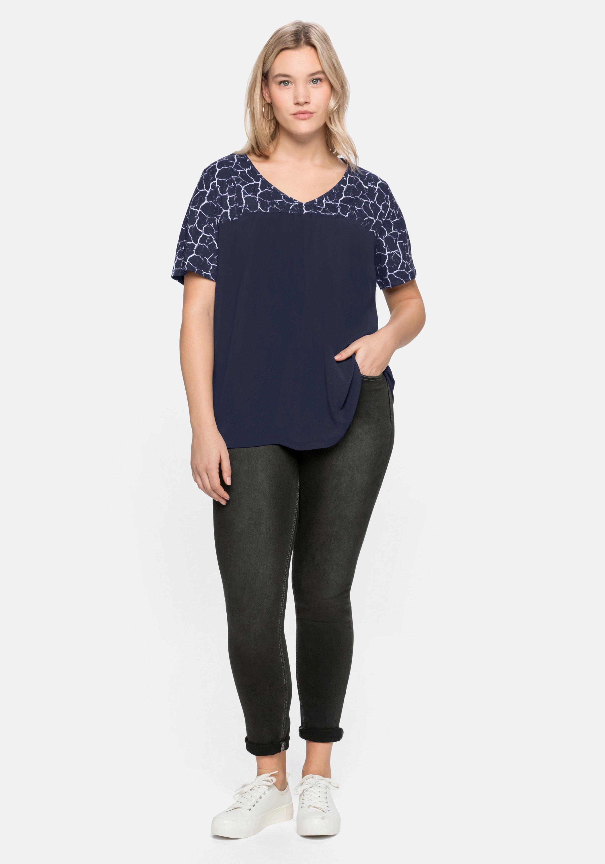 Shirt im Material- und Mustermix, in A-Linie