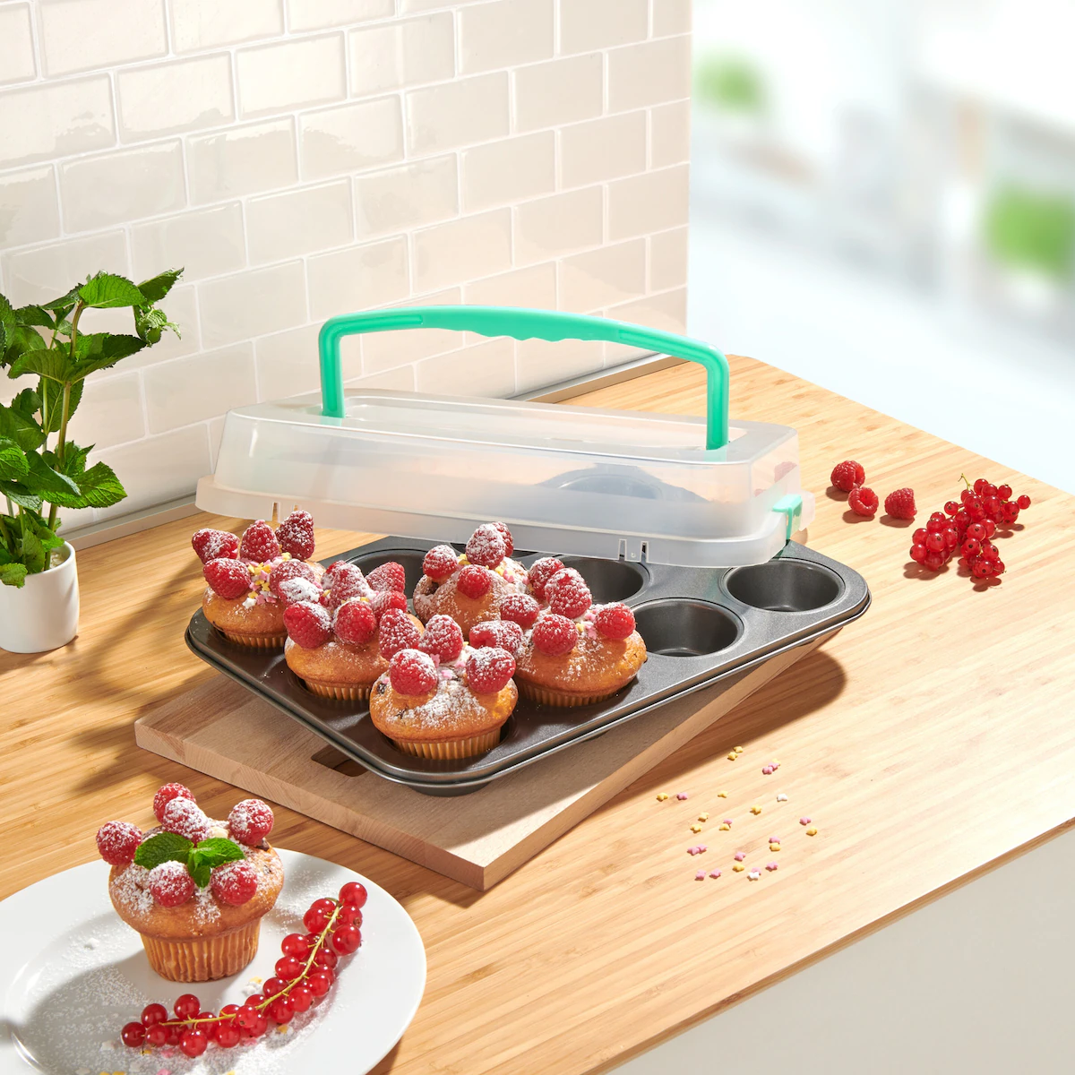 genialo - Muffin-Backblech mit Transporthaube