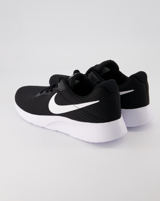 Nike TANJUN Sportschuhe in Schwarz
