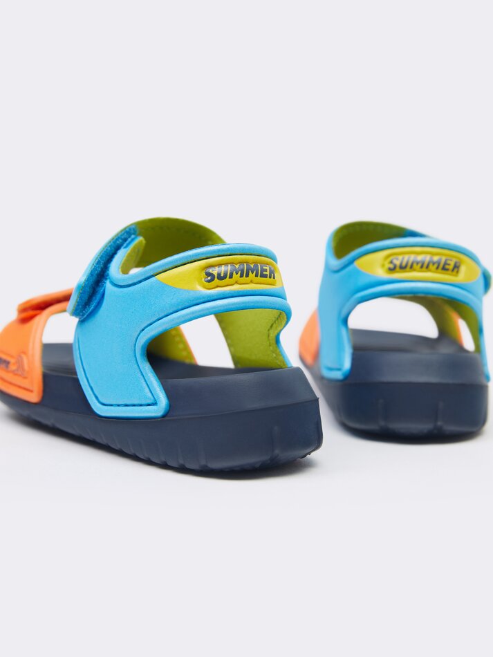 Conjunto de 2 sandálias de banho - Combinadas