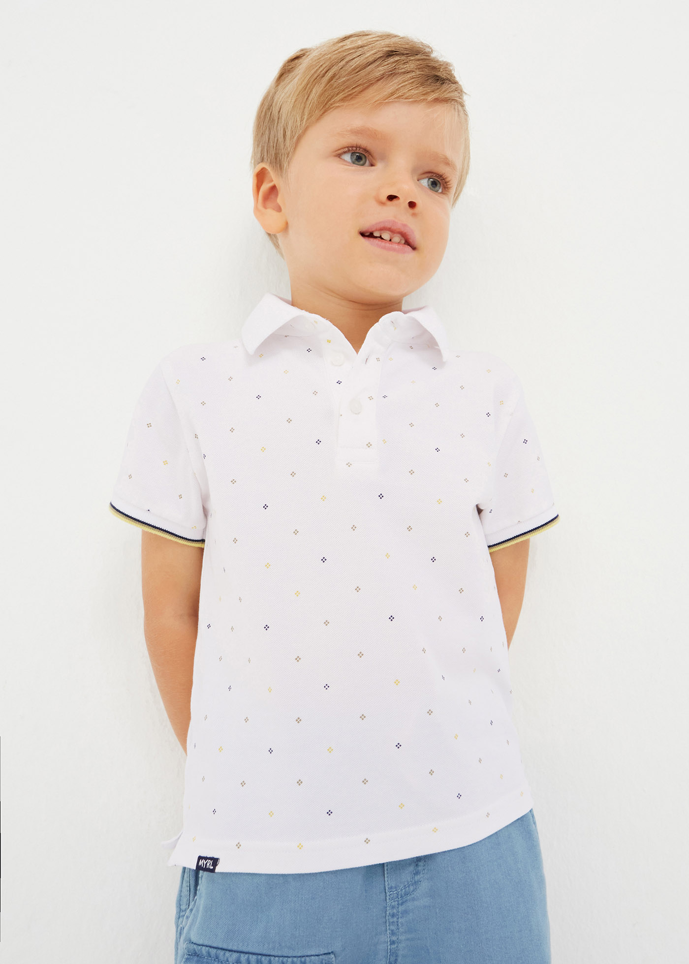 Camisa polo de manga curta com estampa em algodão sustentável para meninos