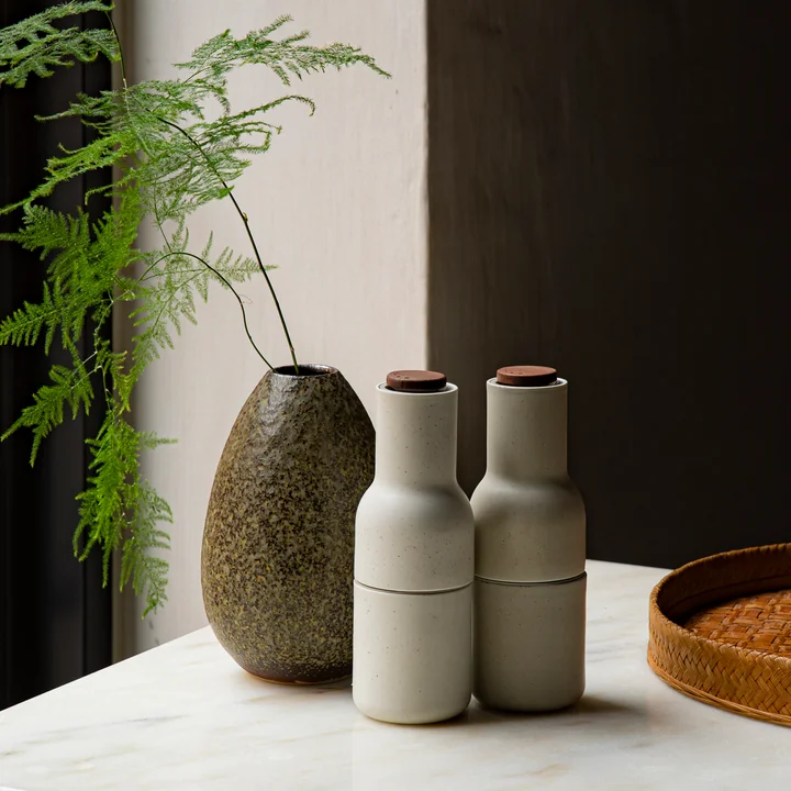 Audo - Bottle Grinder Salz- und Pfeffermühlen Set, ash / carbon (Edelstahldeckel)