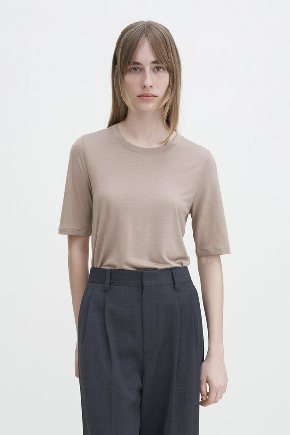 Filippa K Elena Tee Sandstone