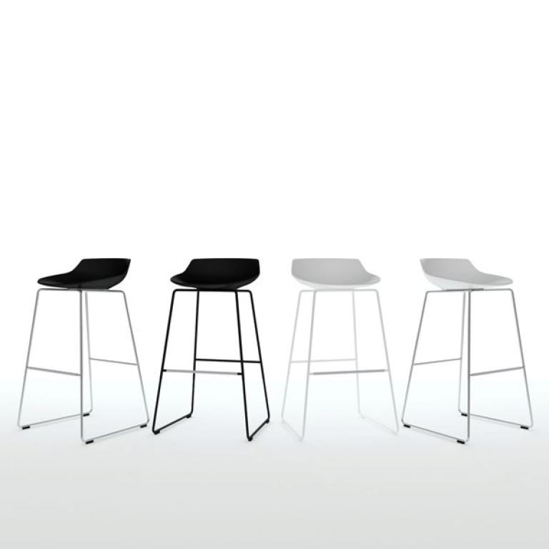 MDF Italia Flow Stool barkruk 78cm zwart met slede onderstel antraciet