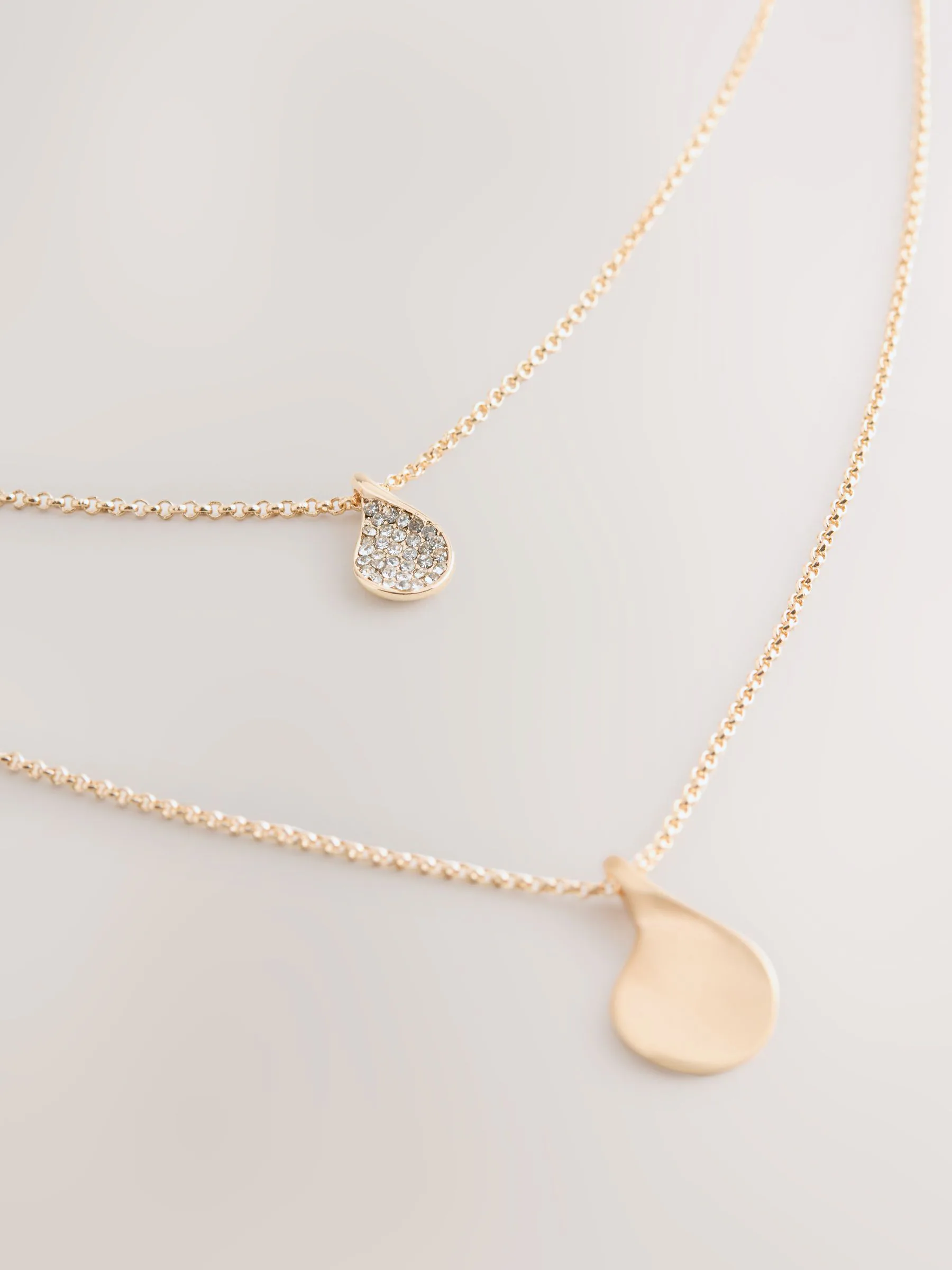 Goudkleurig - Gelaagde ketting met glinsterende blaadjes