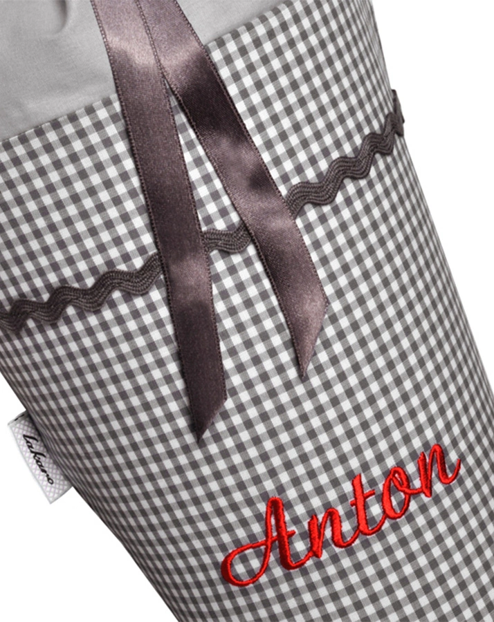 Personalisierte Schultüte grau (Stickfarbe: rot)