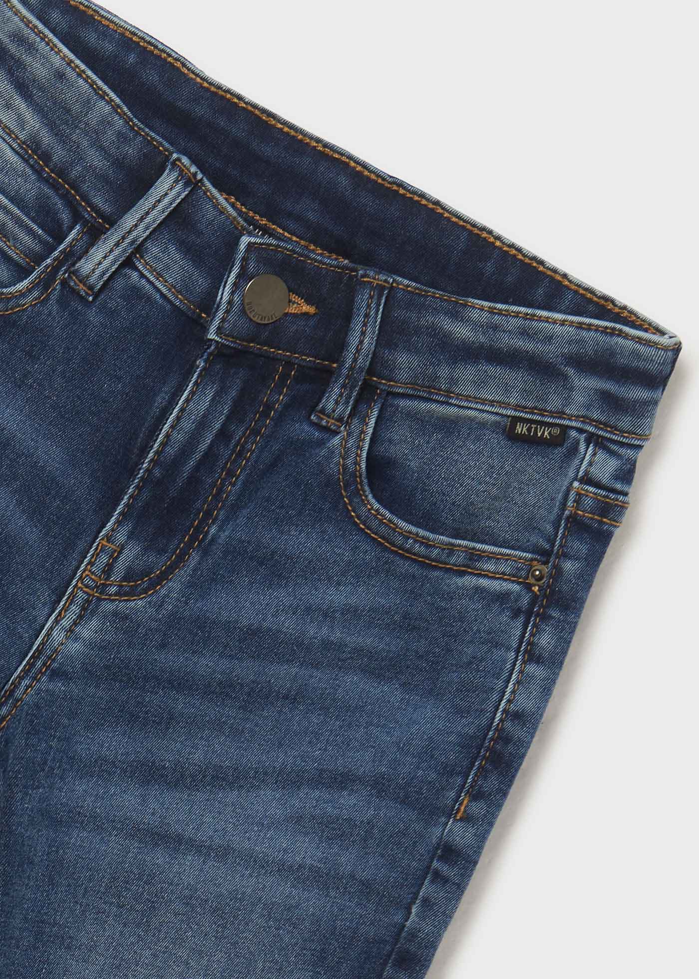 Calça jeans slim fit feita com algodão sustentável para meninos