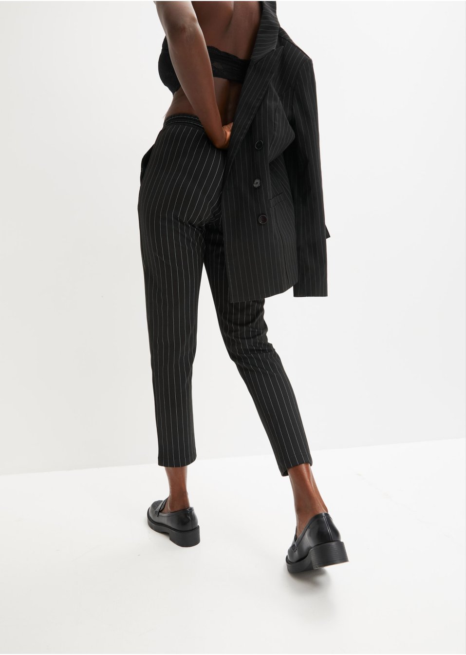 Pantalon taille extensible à fines rayures