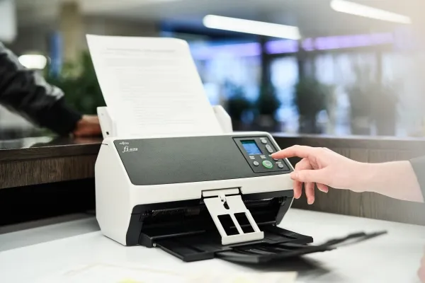 Ricoh fi-8190 - Dokumentscanner - Dual CIS - Duplex - 216 x 355.6 mm - 600 dpi x 600 dpi - op til 90 ppm (mono) / op til 90 ppm (farve) - ADF (100 ark) - op til 13000 scanninger pr. dag - USB 3.2 Gen 1, Gigabit LAN