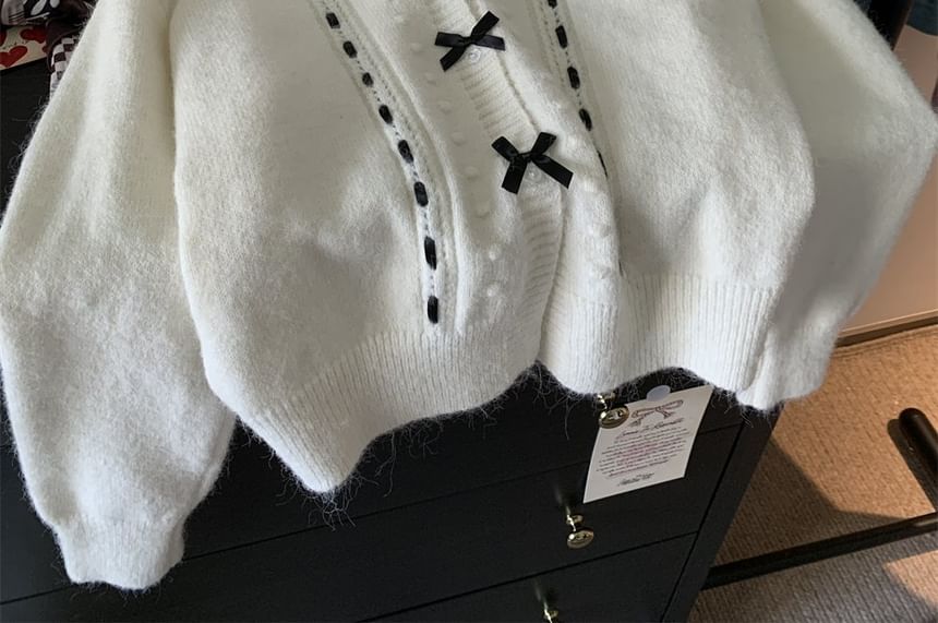 satierra - V-hals strik accent knoopsluiting crop cardigan