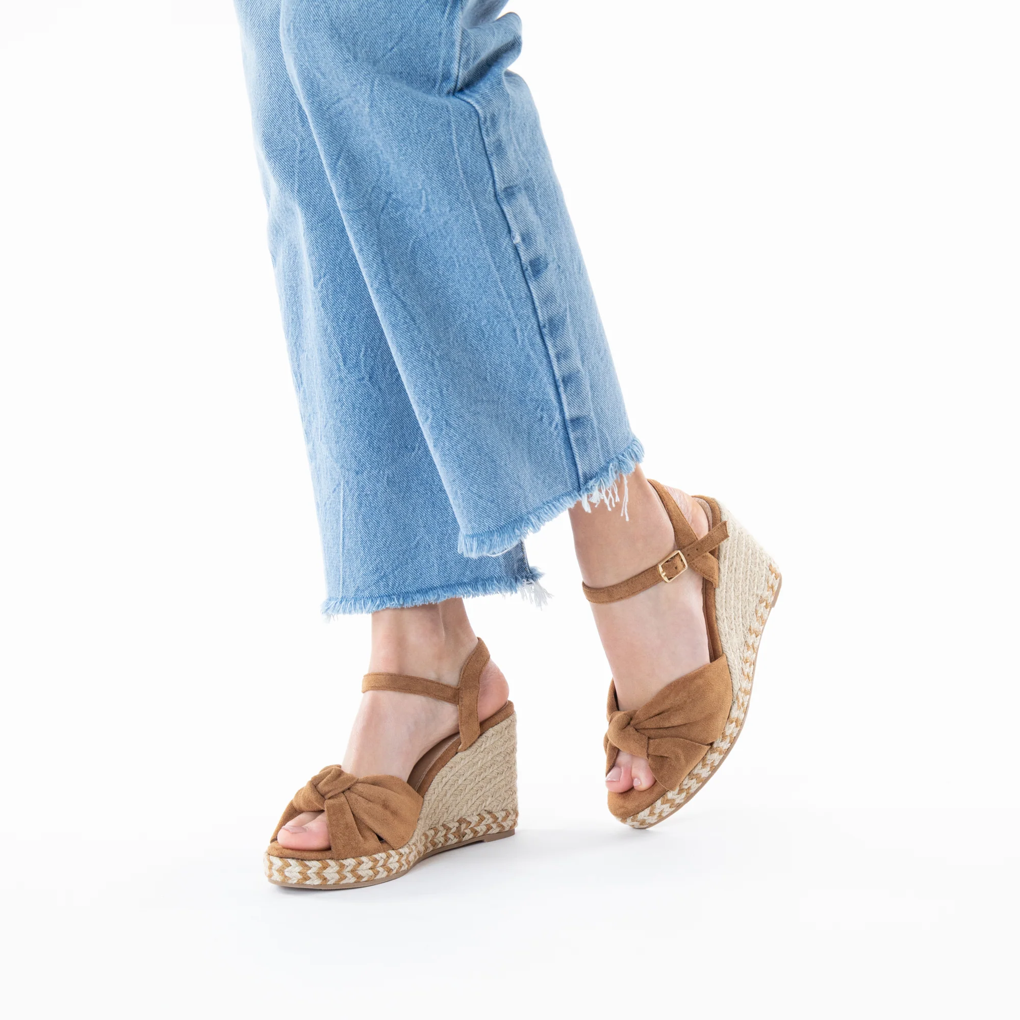 Sandales à talon, Compensées-Sandales compensées nouées Zoëlla camel