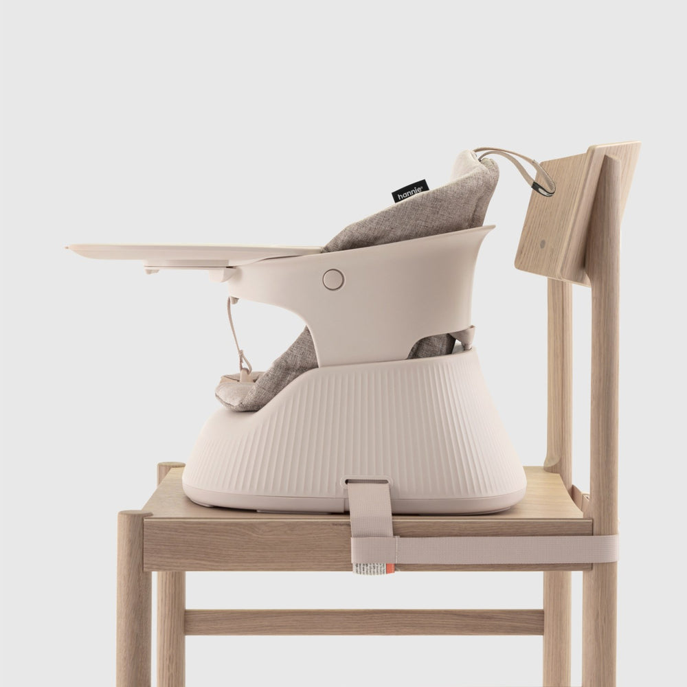 Køb Hannie White Sand The Portable High Chair