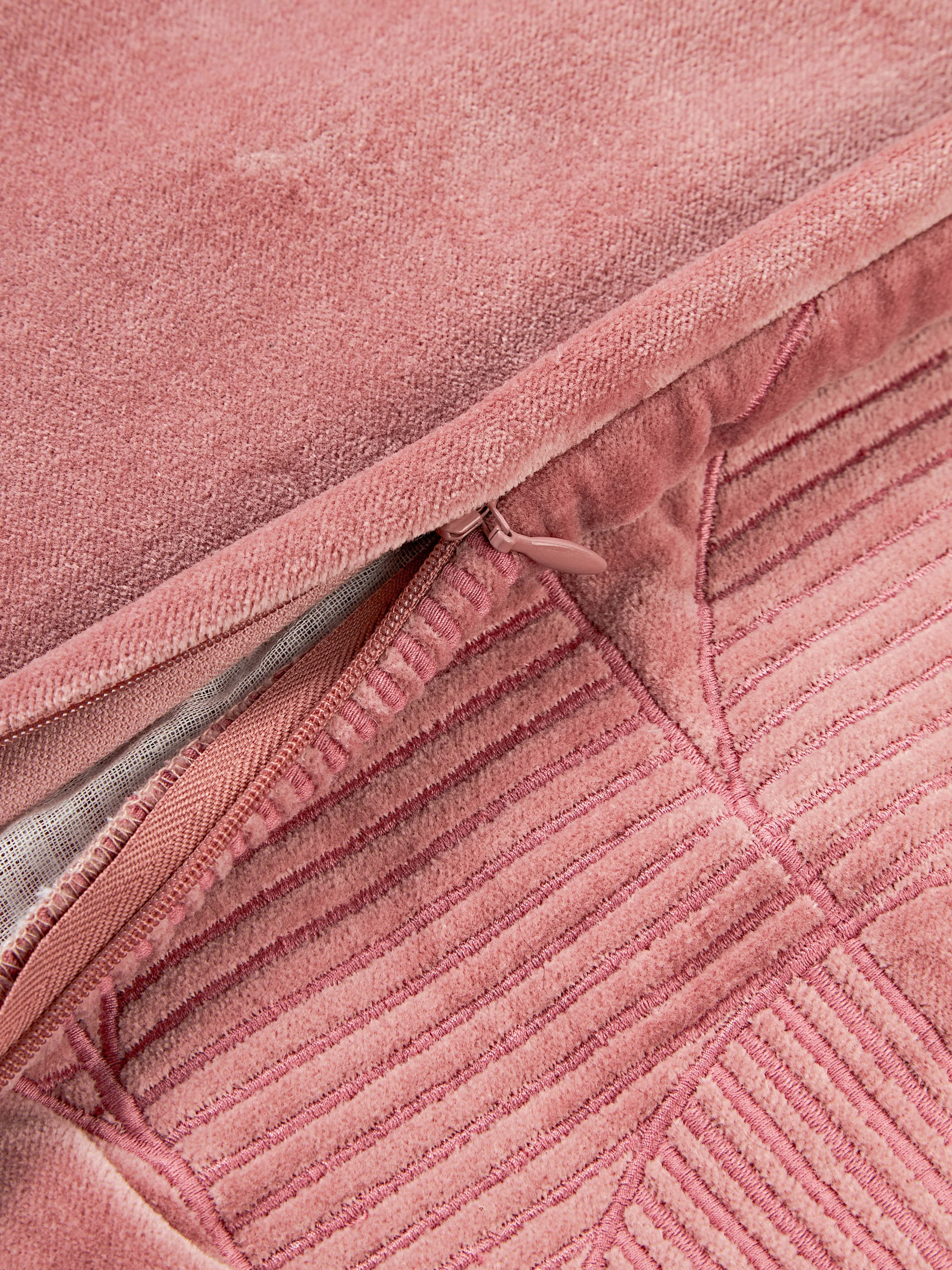Geborduurde kussenhoes Verina met geometrisch patroon