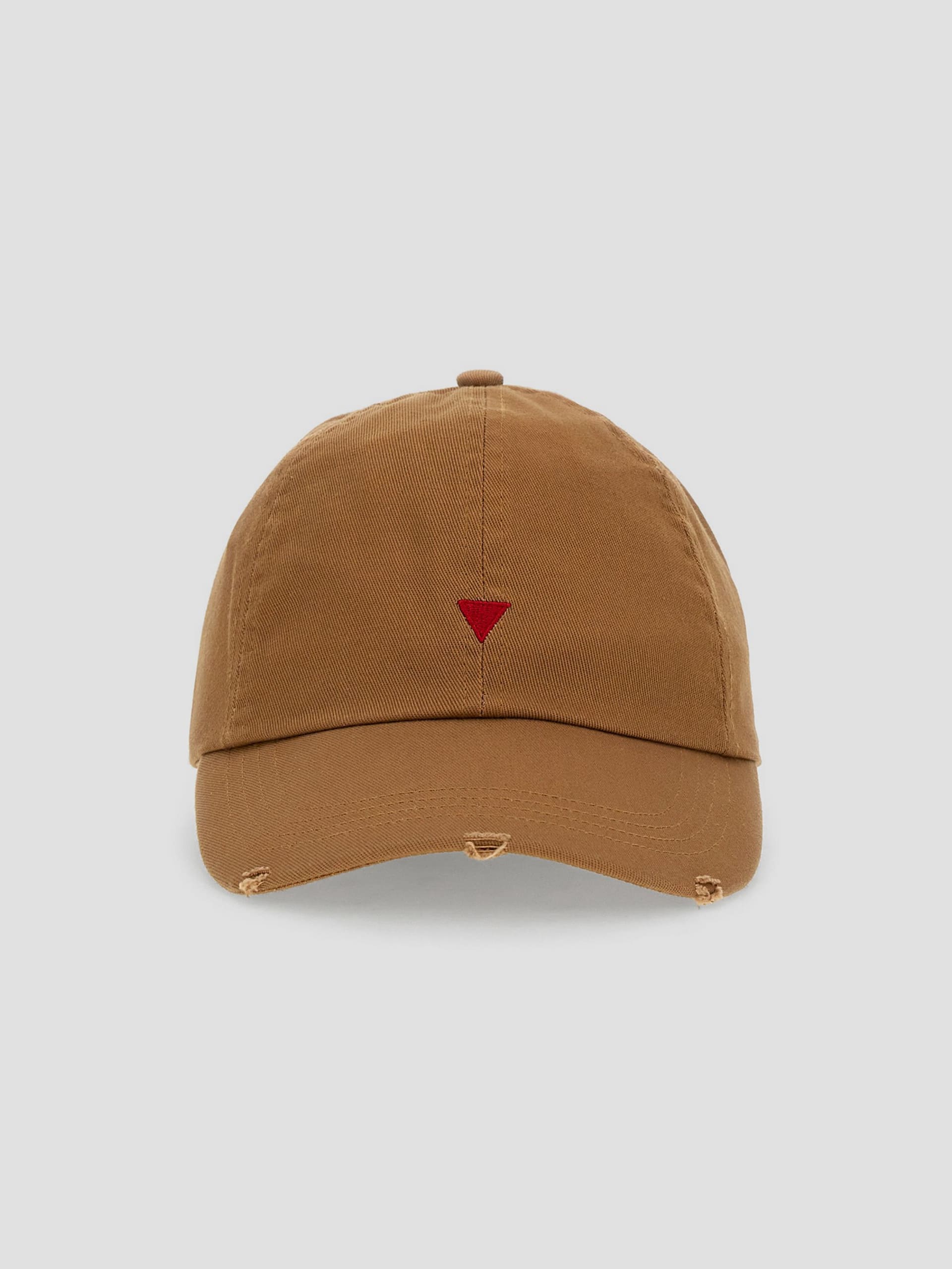 Boné de beisebol triangular desgastado