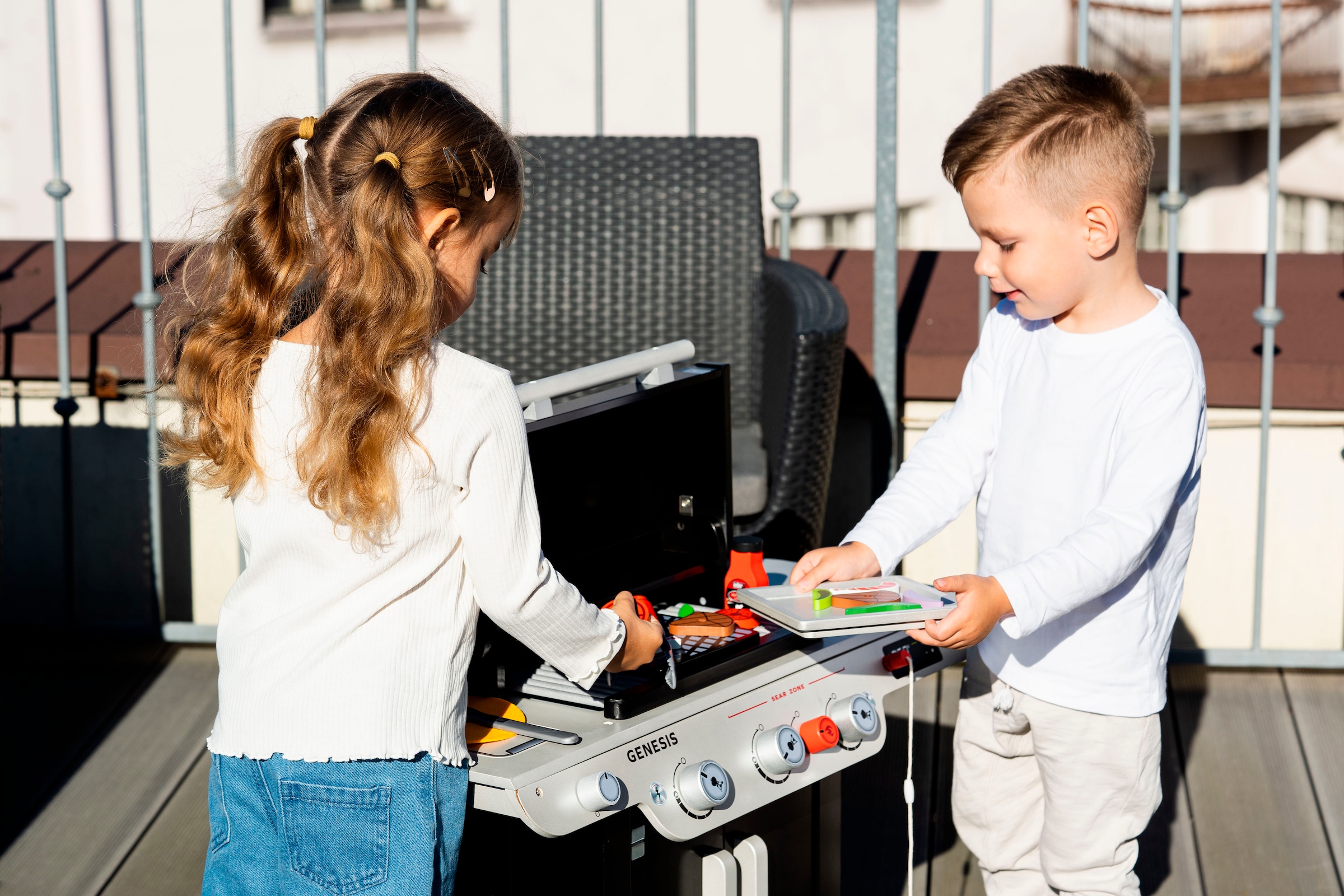 Klein Kinder-Grill »Weber, Genesis« FSC® - schützt Wald