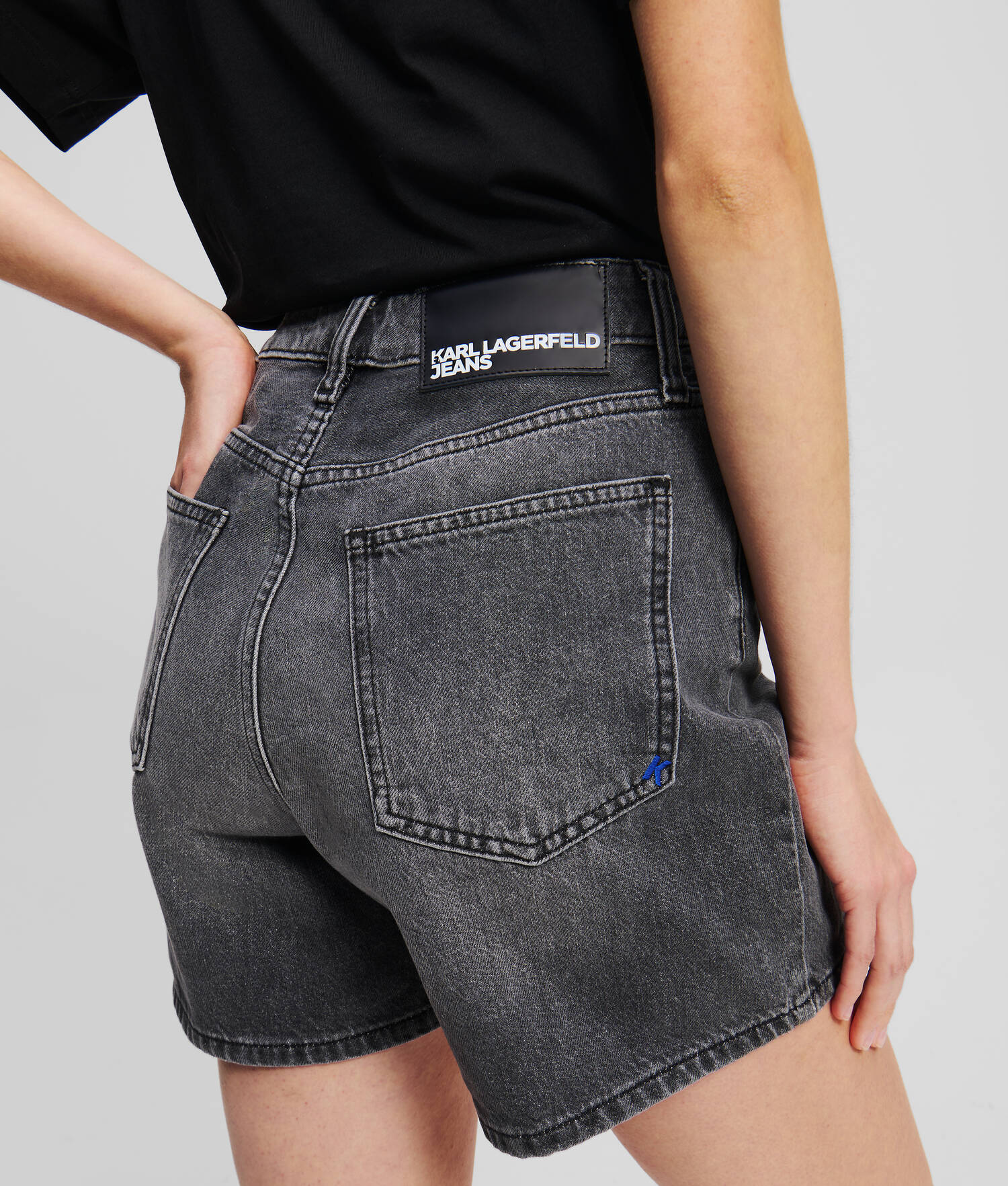 SHORT EN DENIM TAILLE HAUTE - Denim gris délavé
