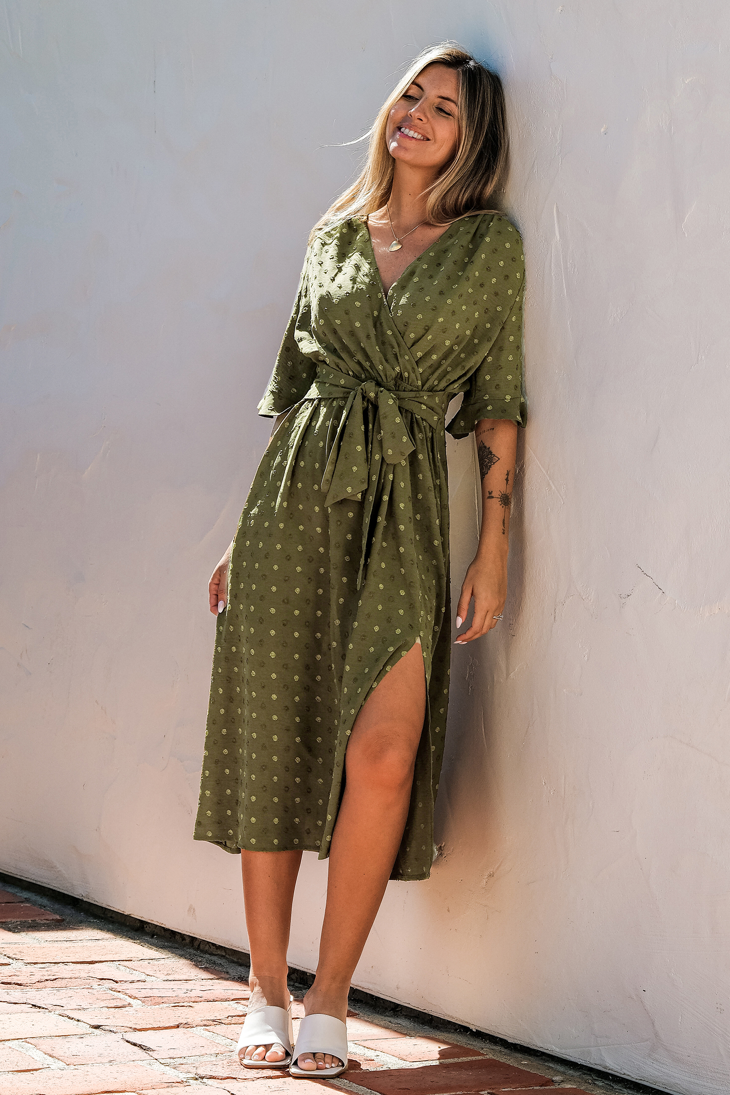 Robe maxi à manches évasées et ourlet fendu tissé