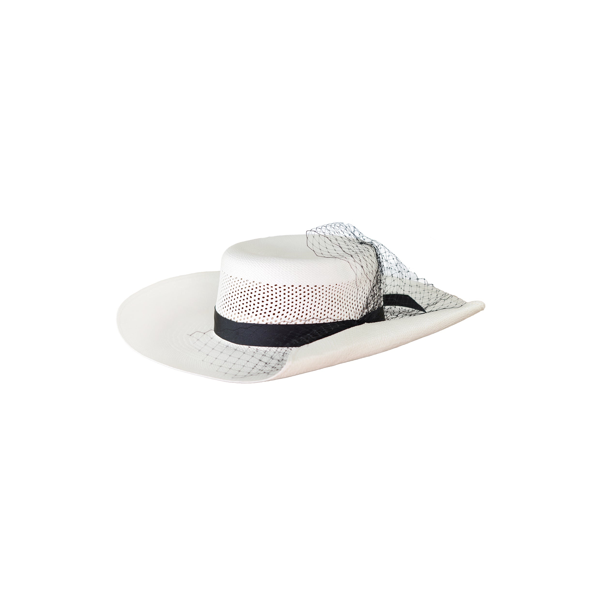 Chapeau à longs bords en cuir Cordovan semi-ouvert avec tulle