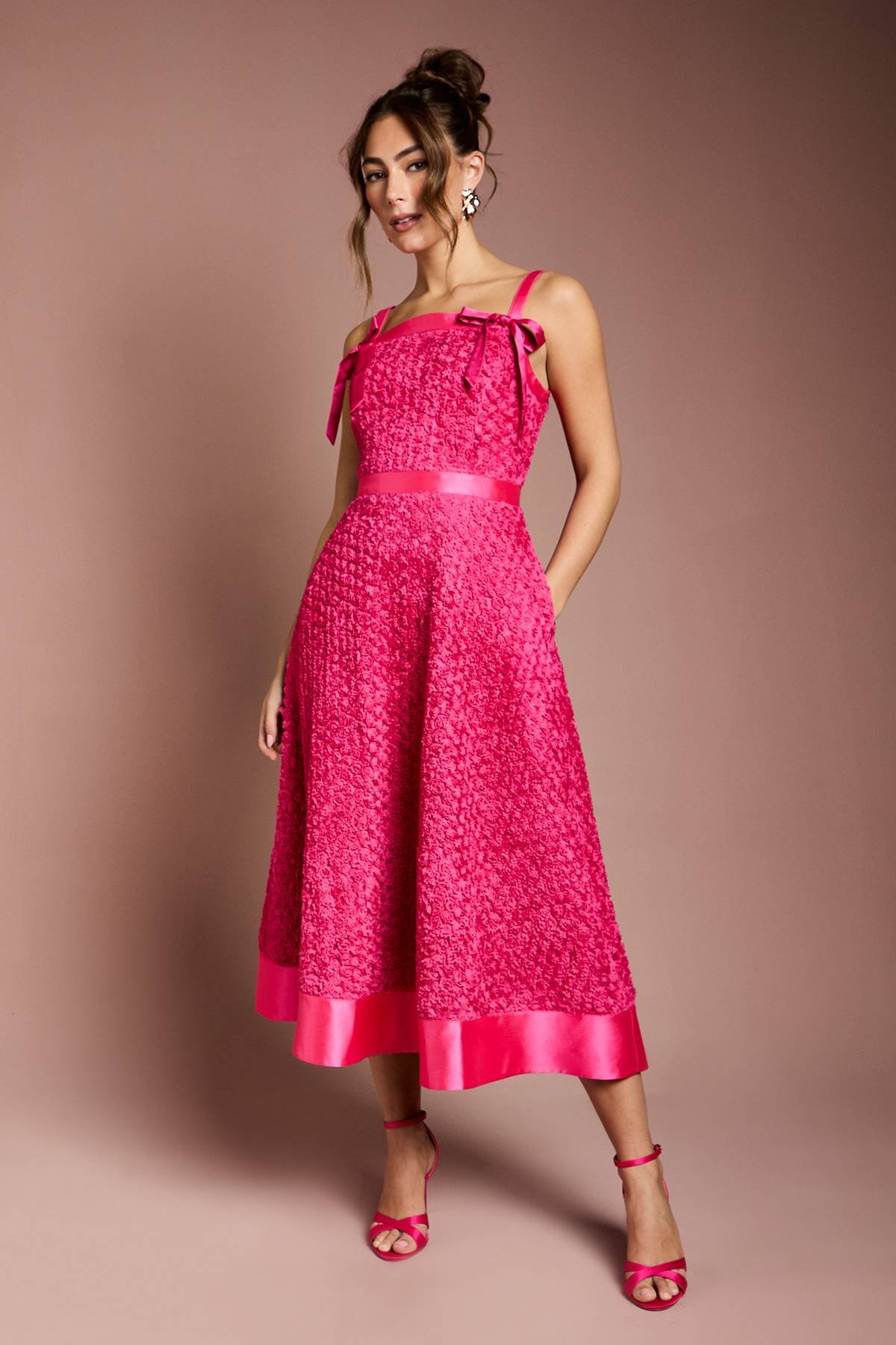 Coast Robe Midi à Bretelles avec Fleurs 3D