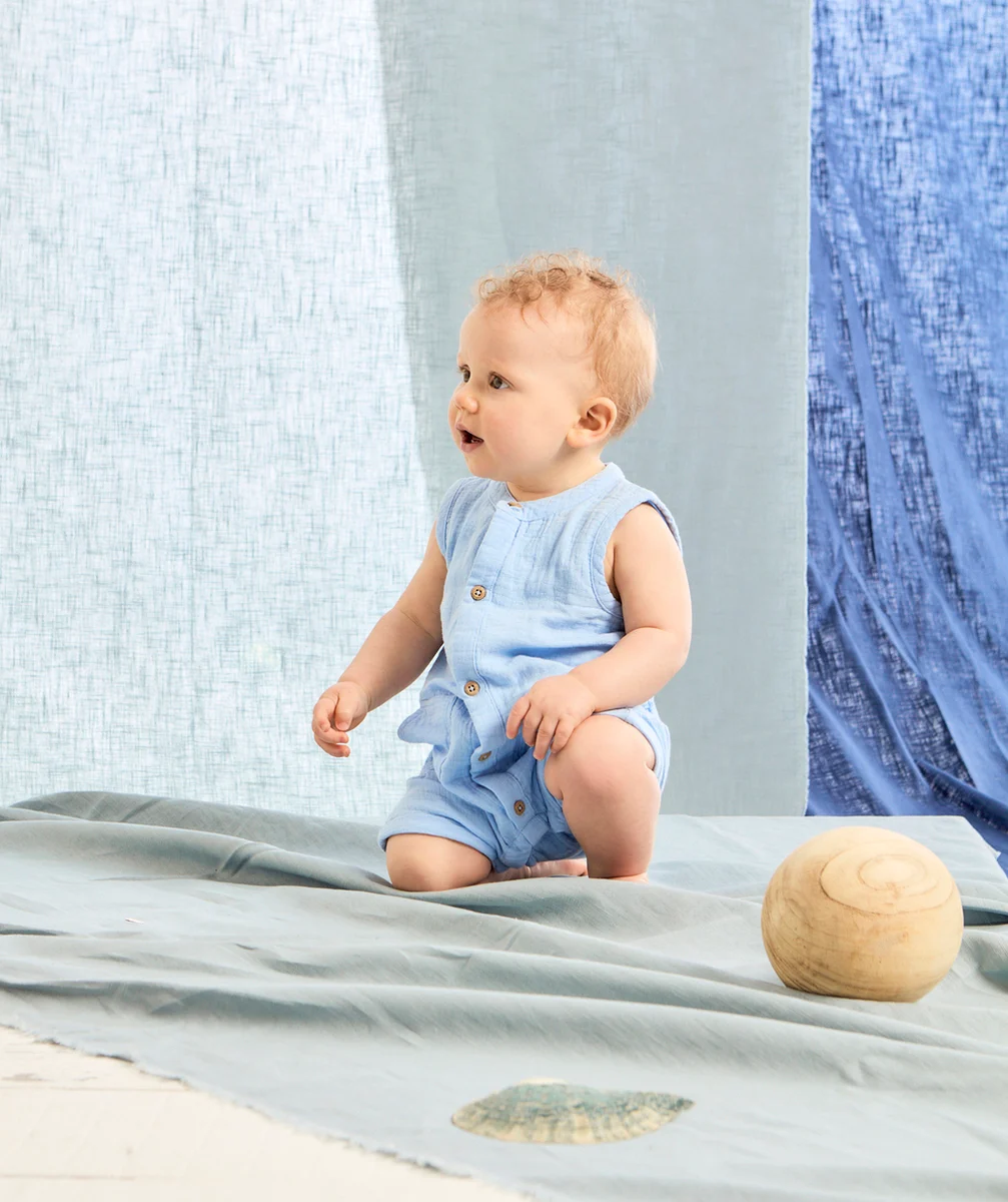 combishort bébé garçon en gaze de coton biologique bleu