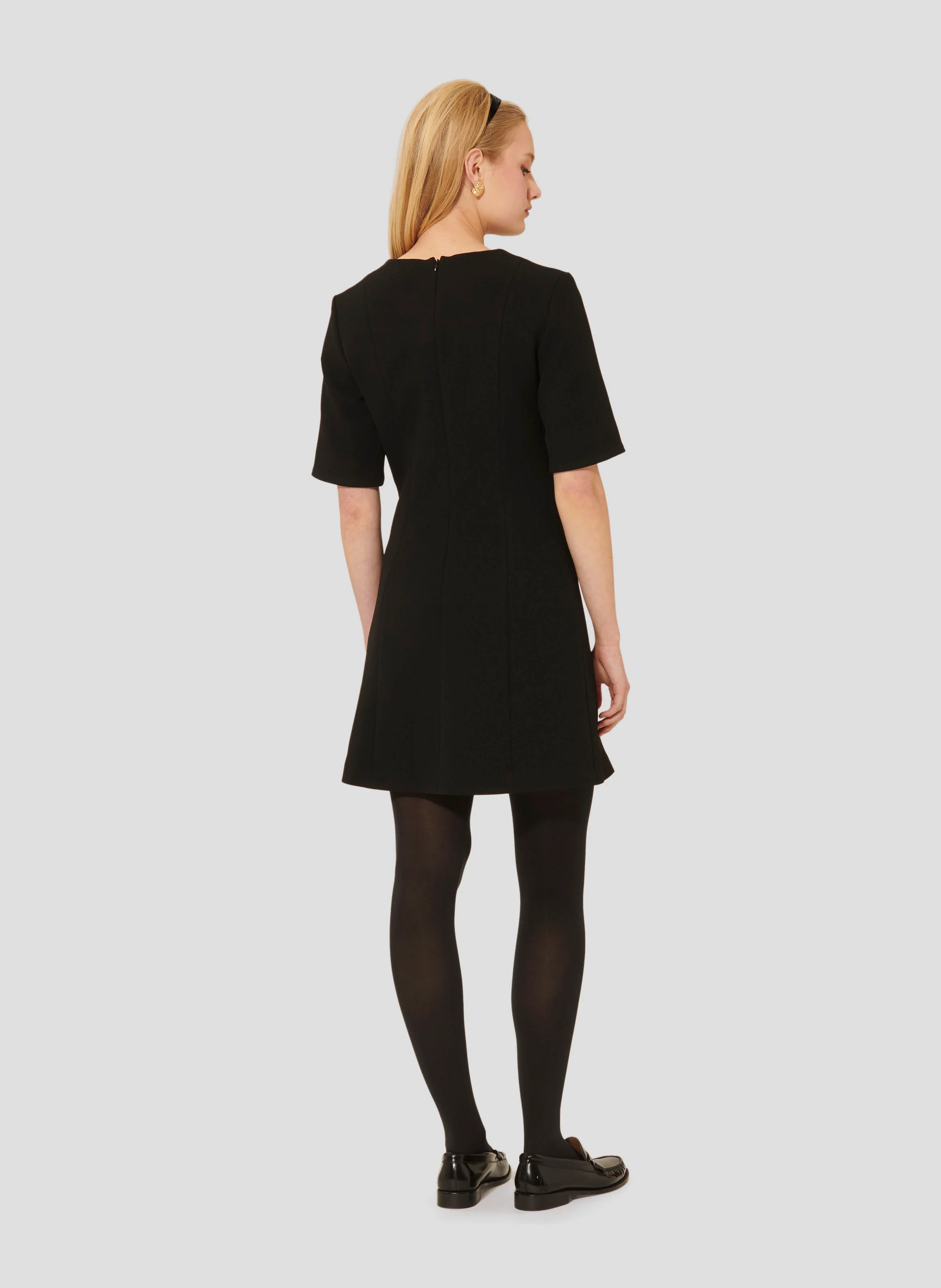 RIYU - Robe courte évasée plissée | Noir
