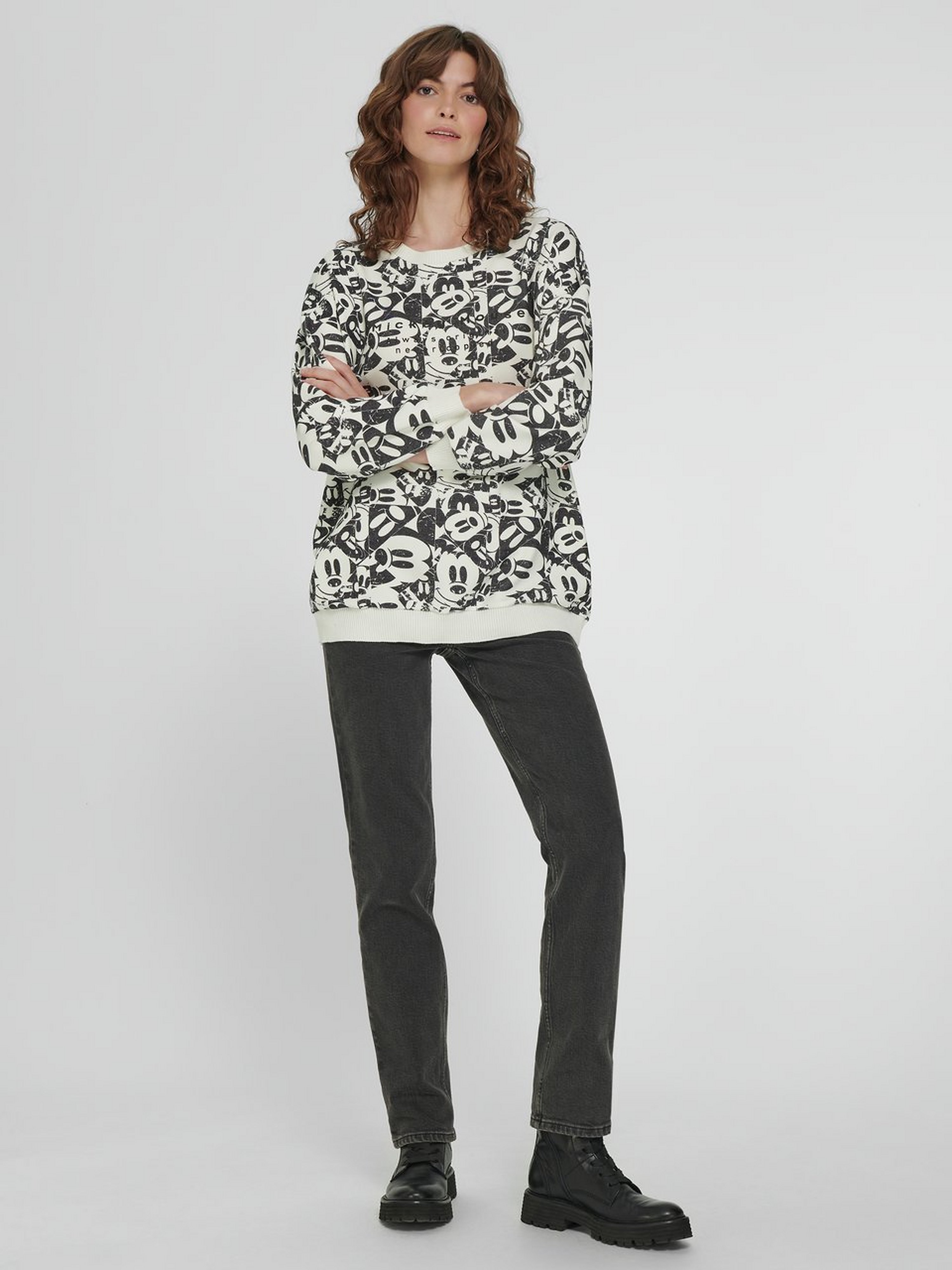 Sweatshirt