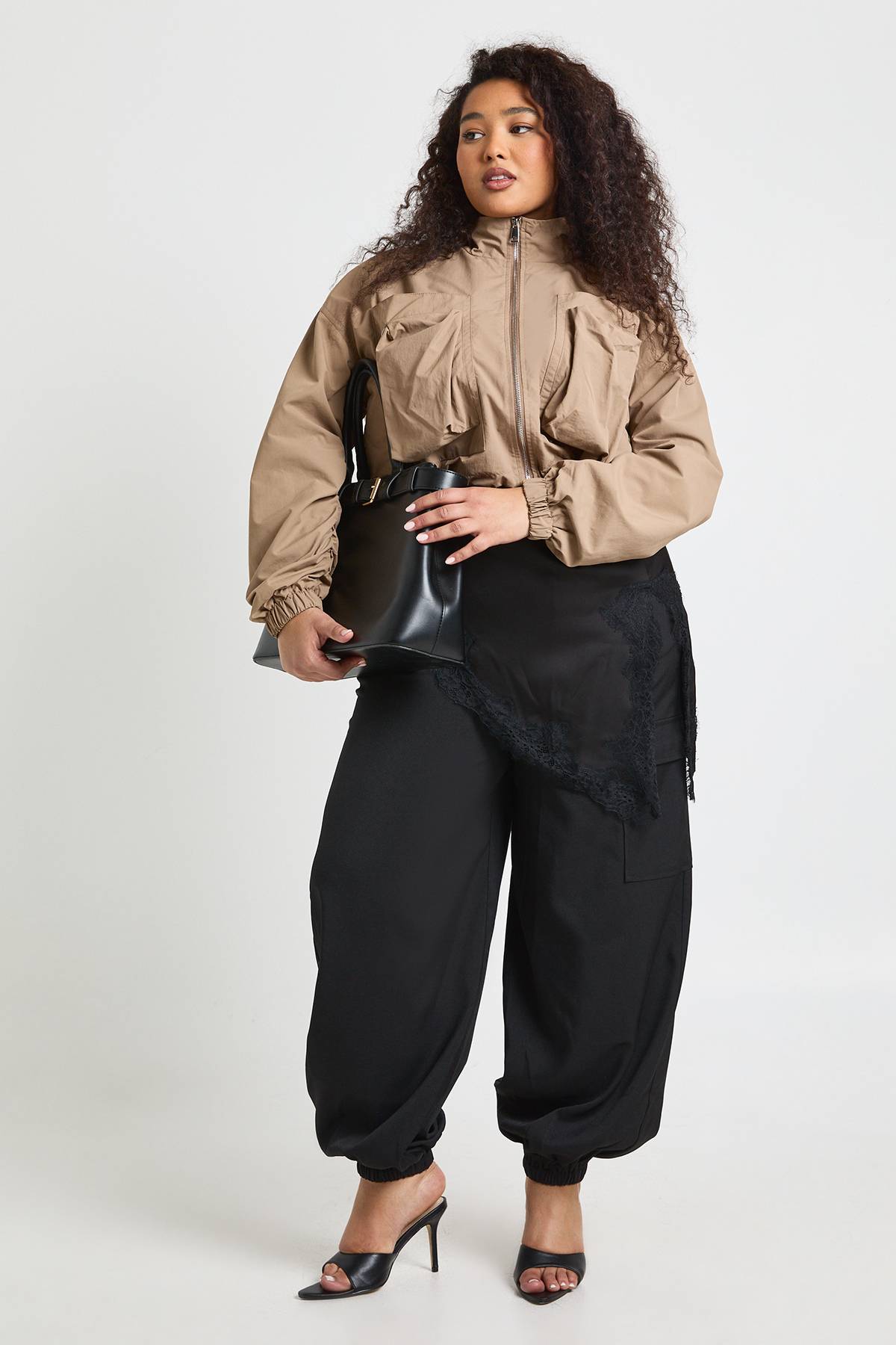 boohoo Veste Utilitaire Courte À Col Montant Grande Taille