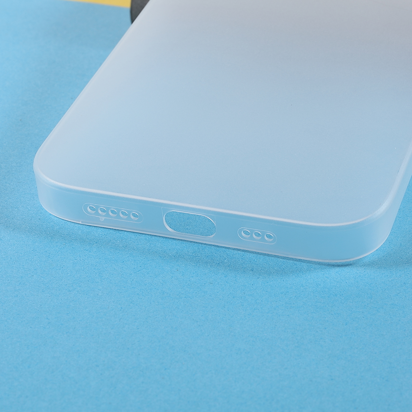 iPhone 13 Pro Kunststoff Hülle Case Ultra Thin 0.45 mm - Weiss / Transparent (Matt)