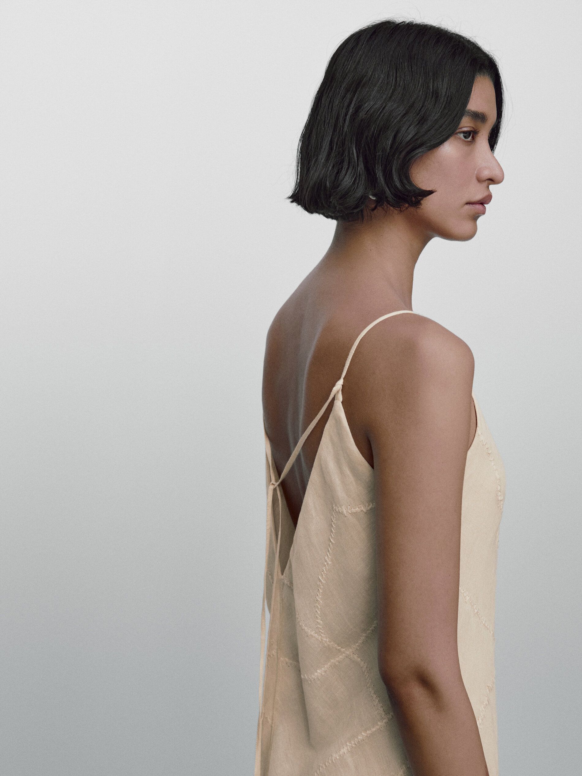 Vestido de edição limitada com detalhes em miçangas e amarração - RAW